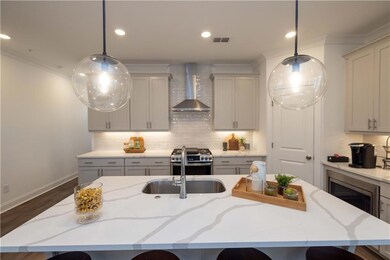 Eat in Kitchen , Quartz Island Calacatta Prado . N