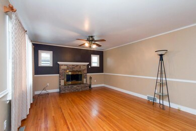 916_1st_st_MLS_HID1087405_ROOMgreatroom1