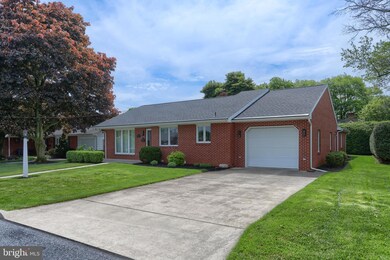 240 W Elm St, Palmyra, PA 17078 - photo 2
