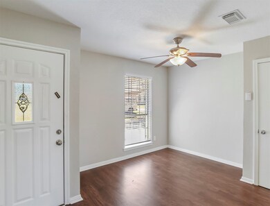 912 Dyche Ln, Alvin, TX 77511 - photo 3