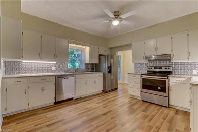 502 Mccoy St, Reidsville, NC 27320 - photo 7