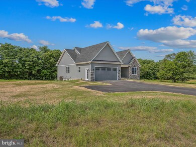 328 Eiderdown Dr, Martinsburg, WV 25404 - photo 5