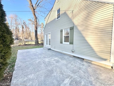 2050 Pine St, Fenton, MI 48430 - photo 3