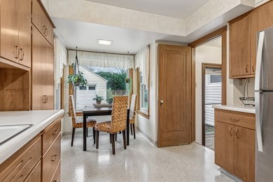 231 S Aldine Ave, Elgin, IL 60123 - photo 6