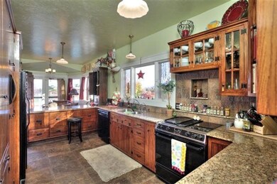 794 Old Stage Rd, Central Point, OR 97502 - photo 6