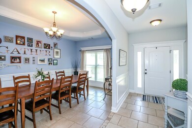 101 Belleview Ct - Foyer 1