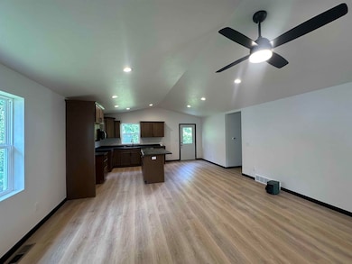 1213 Vanderbraak St, Green Bay, WI 54302 - photo 5