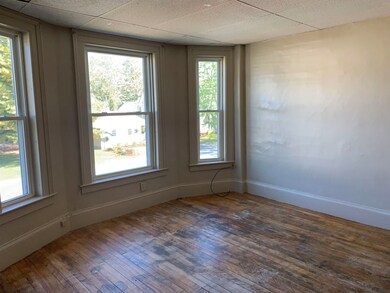 340 Summer St unit 3, Saint Johnsbury, VT 05819 - photo 2