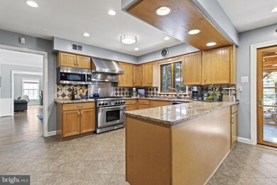 10016 Hall Rd, Potomac, MD 20854 - photo 6