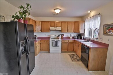 5220 Pennsylvania St, Whitehall, PA 18052 - photo 2