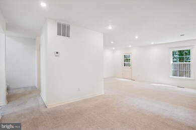 2941 Waterford Ct, Vienna, VA 22181 - photo 5