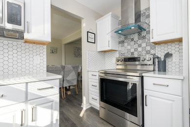 2811 Comanche Ct S, Waukesha, WI 53188 - photo 7