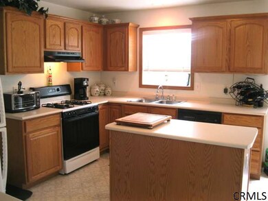 41 Rose Ln, Rensselaer, NY 12144 - photo 2