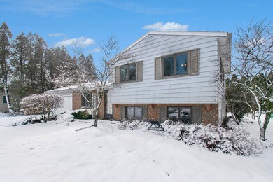 9 Meadow Ln, Nappanee, IN 46550 - photo 3