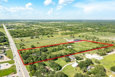 19927 Highway 35, Alvin, TX 77511 - photo 2