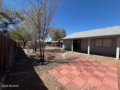 4850 S Joshua Tree Dr, Tucson, AZ 85730 - photo 6