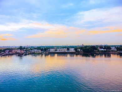 4 Marisa Ct unit 4A, Bronx, NY 10465 - photo 3