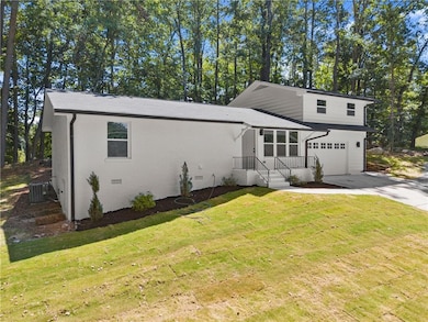 5871 Dolvin Ln, Buford, GA 30518 - photo 4