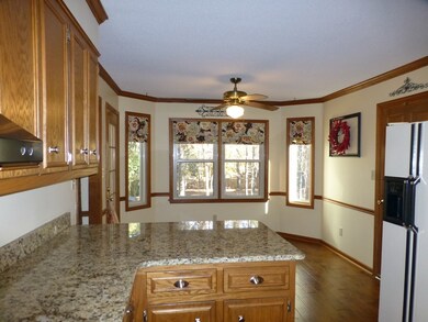 GRANITE/STAINLESS KITCHEN
