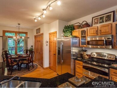 130 Stoney Falls Loop unit 302, Burnsville, NC 28714 - photo 5