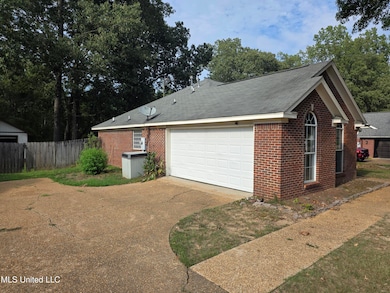 909 Eagles Nest Dr, Byram, MS 39272 - photo 3