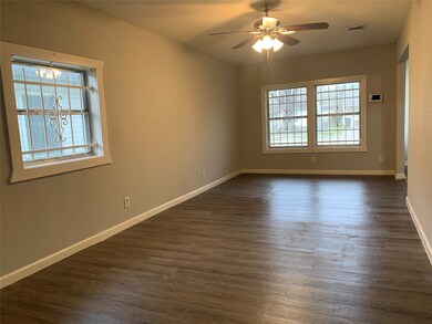 3906 Daphne St, Houston, TX 77021 - photo 4