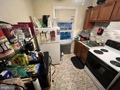 541 E High St unit 3RD FLOOR, Pottstown, PA 19464 - photo 2