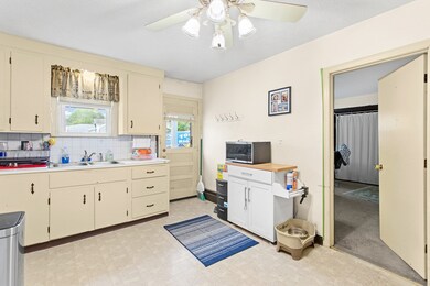 512 Merrimack Ave, Dracut, MA 01826 - photo 6