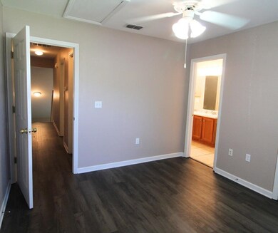 27 Guinevere Ln unit 27 A, Crawfordville, FL 32327 - photo 6