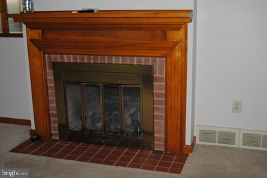 235 W Myrtle St, Littlestown, PA 17340 - photo 6