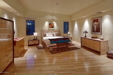 Masterbedroomdeskarea4