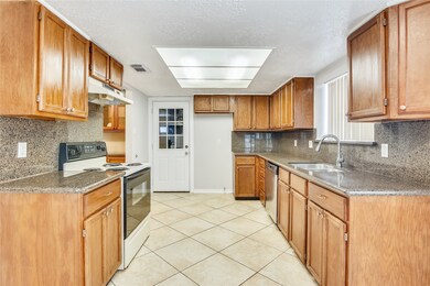 8314 Snowbank Dr, Houston, TX 77064 - photo 5