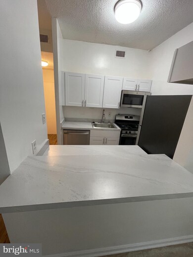 Woodley Condominium unit 506, Washington, DC 20009 - photo 5