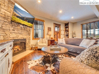 62 Eagle Cottage Ln unit 5, Banner Elk, NC 28604 - photo 3