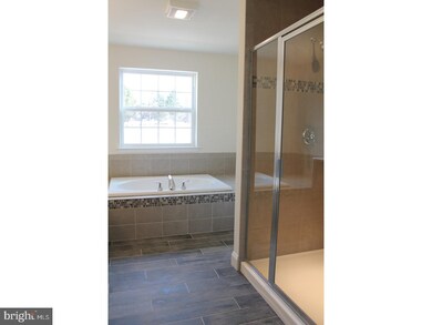 2 Chase Cir, Barto, PA 19504 - photo 4