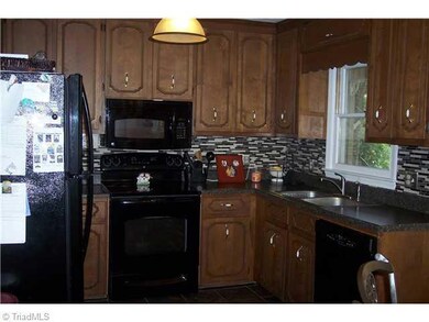 625 Oakgrove Rd, Asheboro, NC 27205 - photo 4