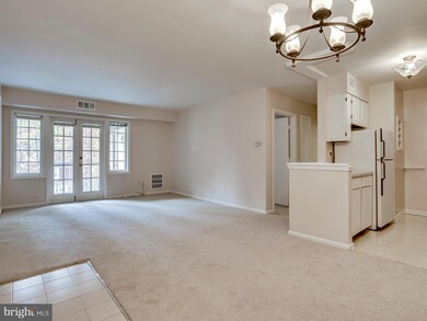 5913E Prince James Dr unit 33, West Springfield, VA 22152 - photo 2
