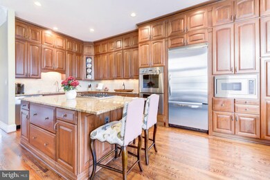 6866 Frase Dr, Falls Church, VA 22043 - photo 2