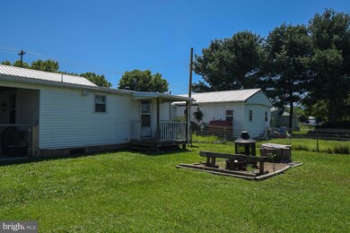 306 Maple Ave, Moorefield, WV 26836 - photo 4