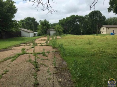 120 E 8th St, Auburn, KS 66402 - photo 2