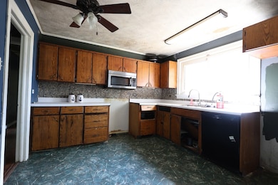 162 Factory St, Camden, TN 38320 - photo 4