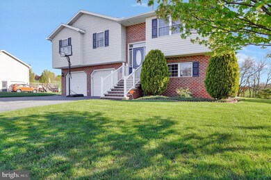 1636 Hamilton Hills Dr, Chambersburg, PA 17202 - photo 2