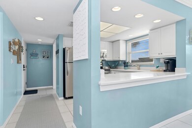 06_861SCollierBlvd_206_177001_Kitchen_Hi