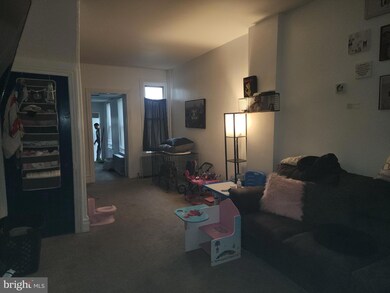 722 Locust St, Reading, PA 19604 - photo 3