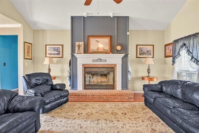 2209 N Aspen Rd, Gainesville, TX 76240 - photo 6