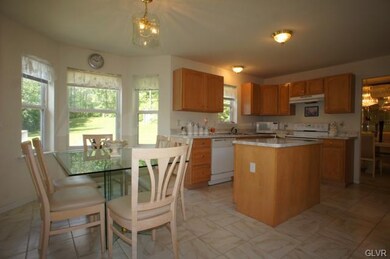 157 Towering Ct, Saylorsburg, PA 18353 - photo 6