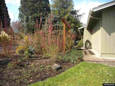 2040 SE Bethel St, Corvallis, OR 97333 - photo 5