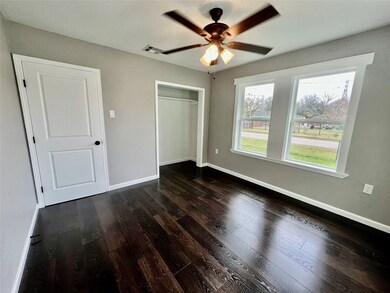 1320 Melbourne St unit A, Houston, TX 77022 - photo 7