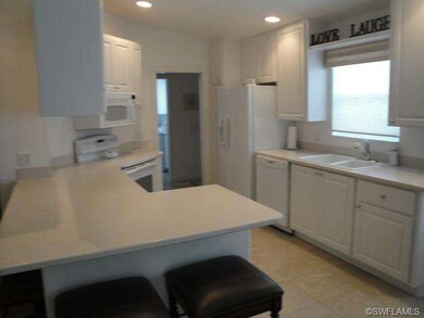Bright Fully Equipped Kitchen