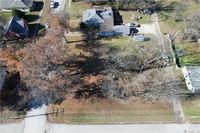 1006 Illinois St, Neodesha, KS 66757 - photo 2